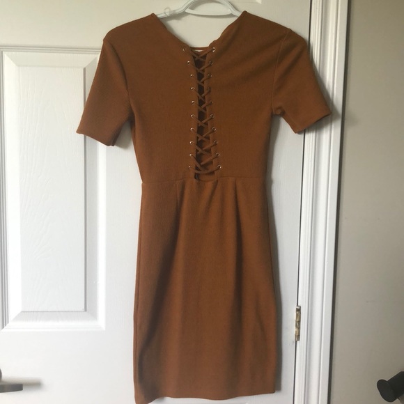 Forever 21 ocre lace dress - Picture 1 of 4